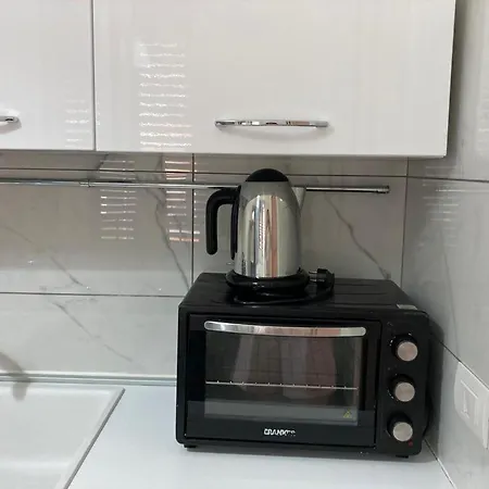 Апартаменти Amedeo House Барі